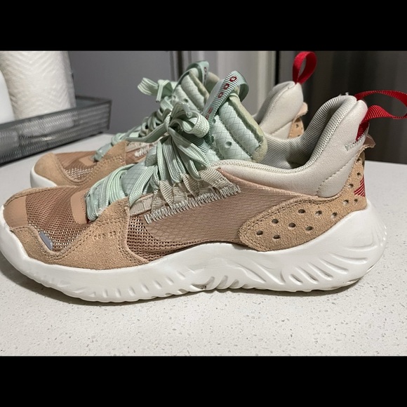 Jordan Delta Big Kids’s Shoe- Size 4.5Y - Picture 4 of 7